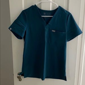 FIGS Caribbean blue Catarina top size small